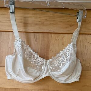 Contourelle Cream Lace Bra